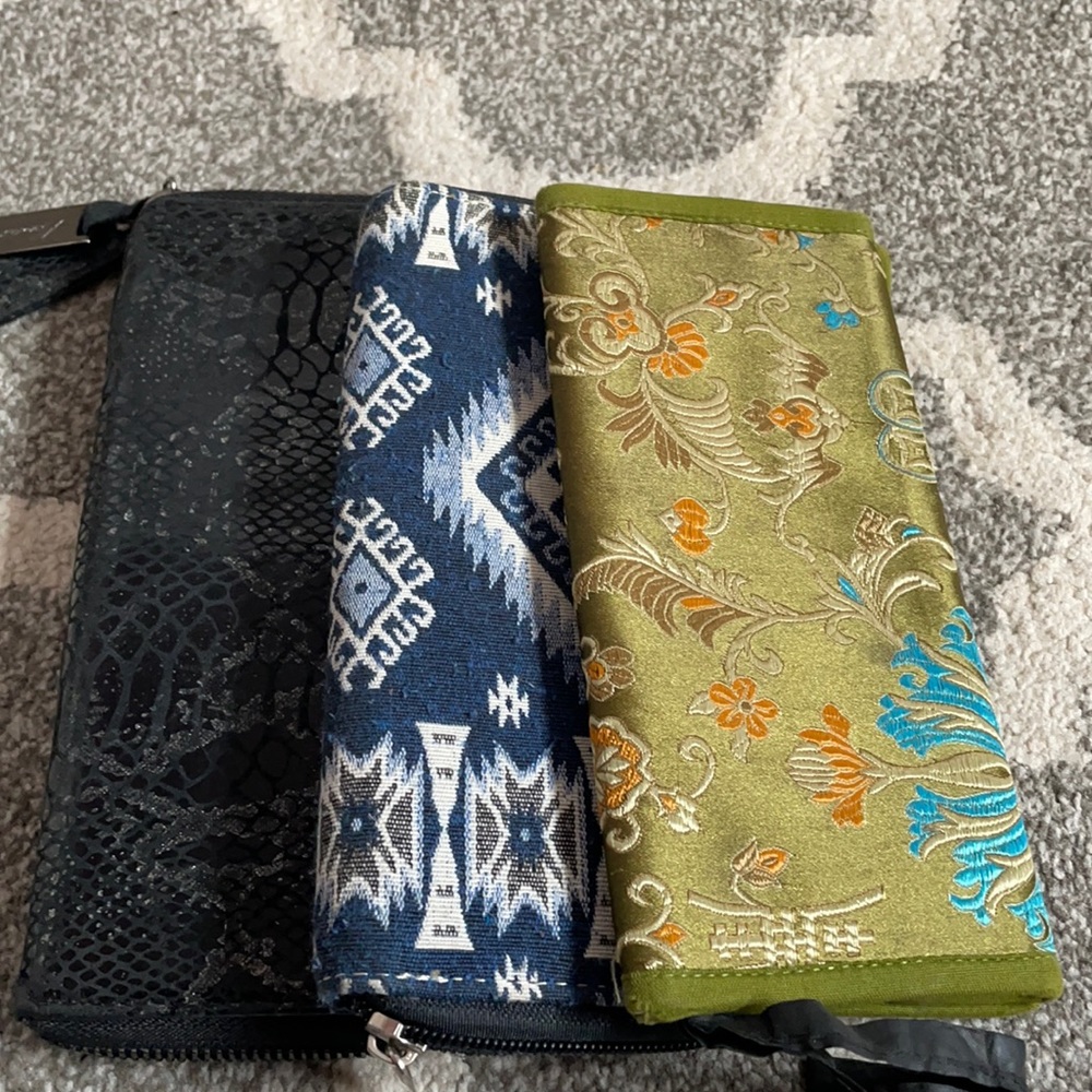 3 clutch wallets